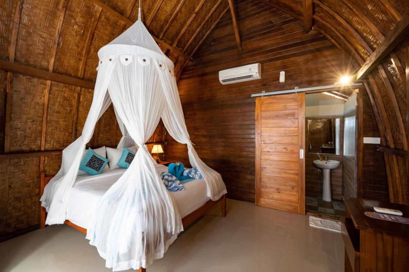 Sundi Ocean Bungalow By Abm Toyapakeh Εξωτερικό φωτογραφία