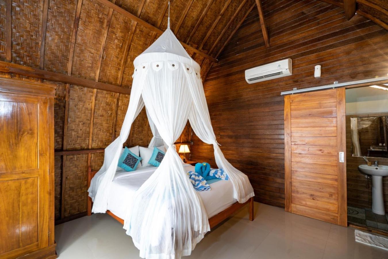 Sundi Ocean Bungalow By Abm Toyapakeh Δωμάτιο φωτογραφία